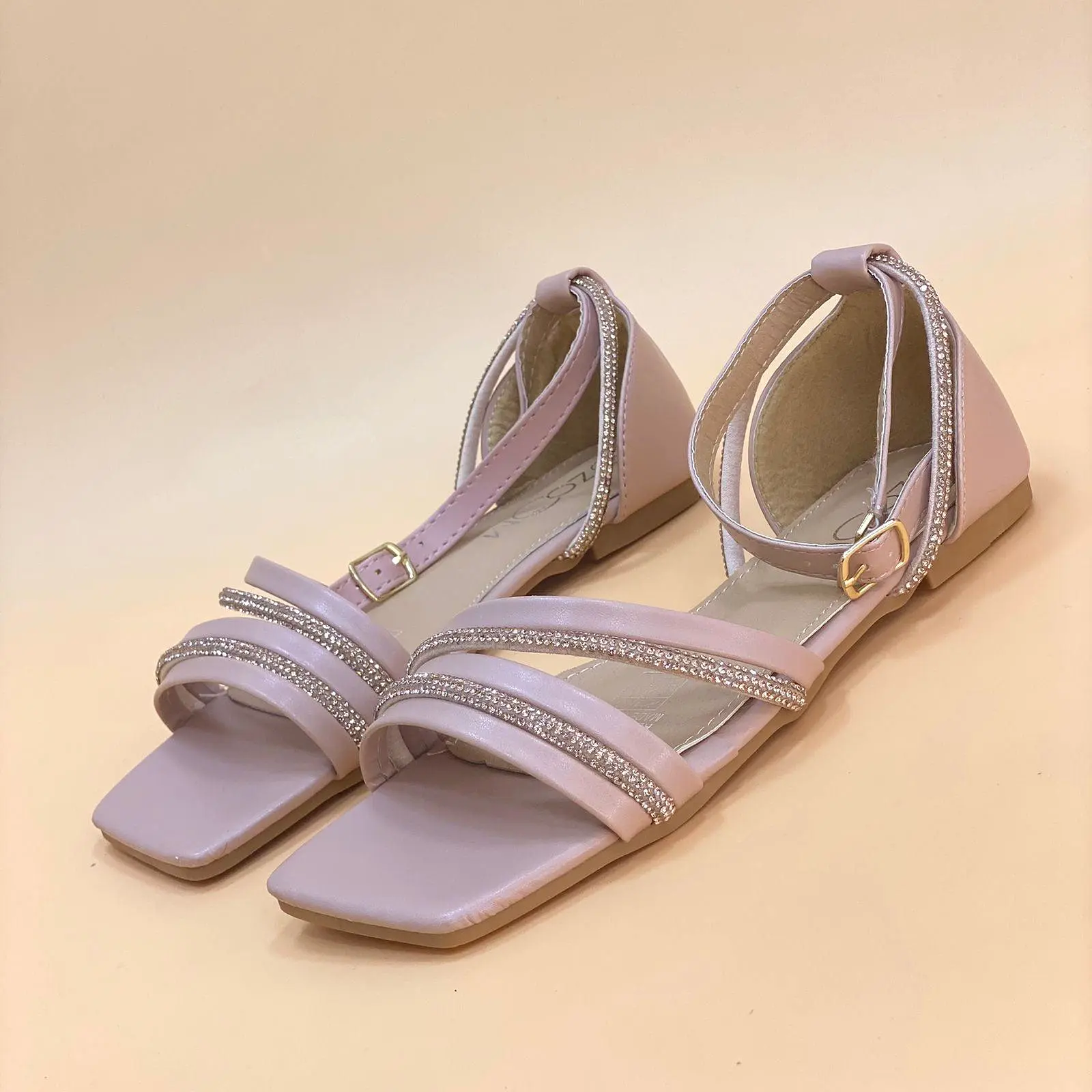 NEW ,  WOMEN SANDAL W603