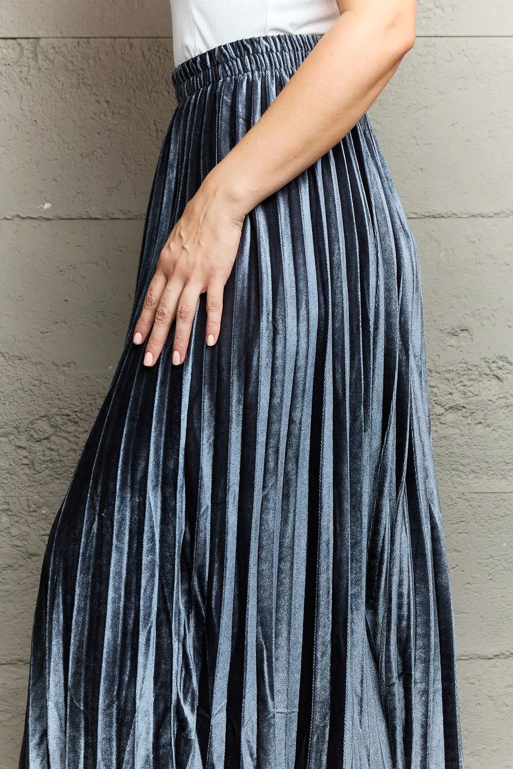 Ninexis Accordion Pleated Flowy Midi Skirt