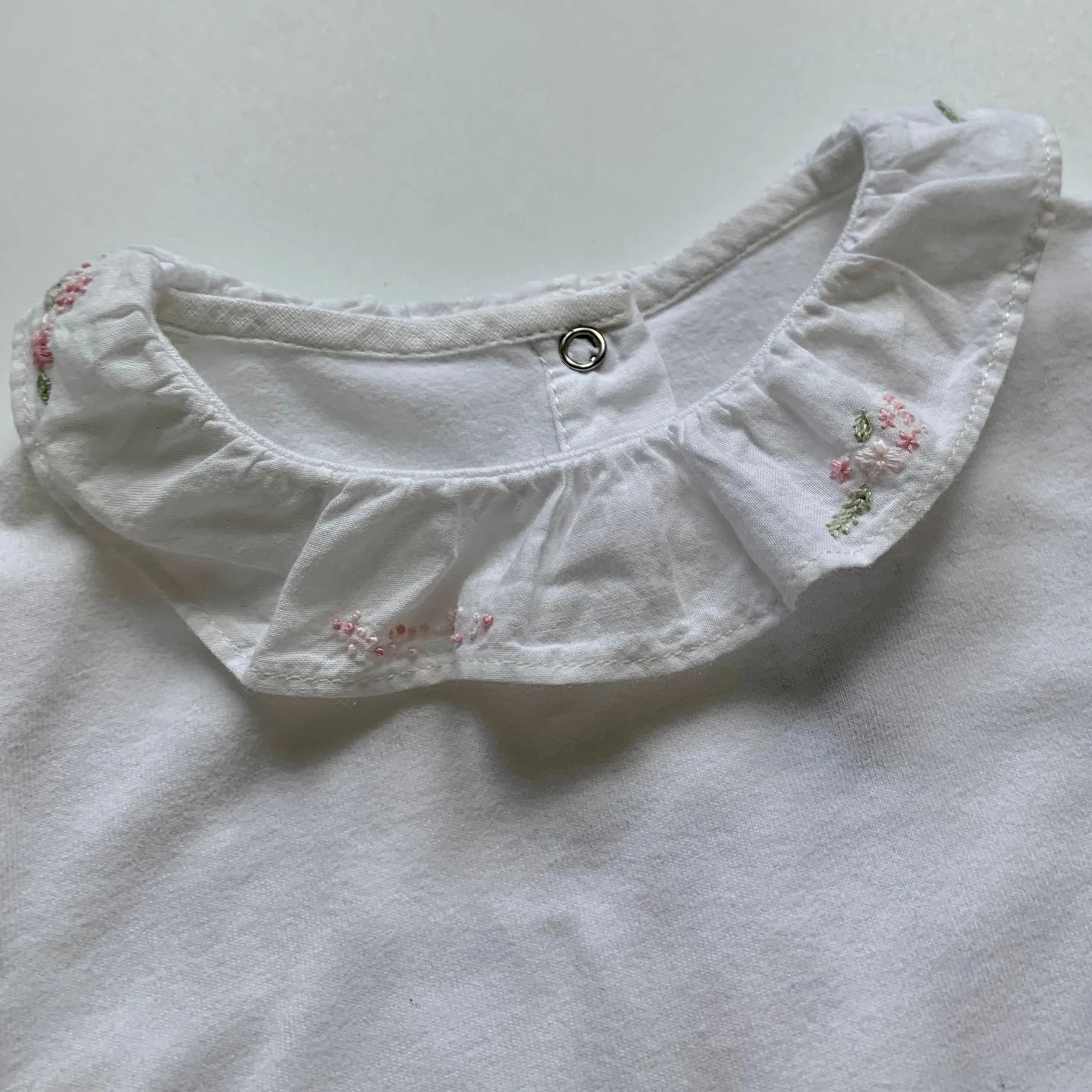 Tartine Et Chocolat White Bodysuit With Floral Collar: 1 Year